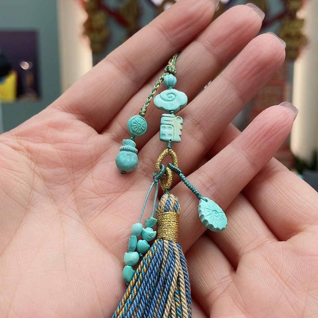 绿松石颈饰未镶嵌