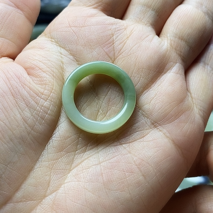 和田玉未镶嵌戒指