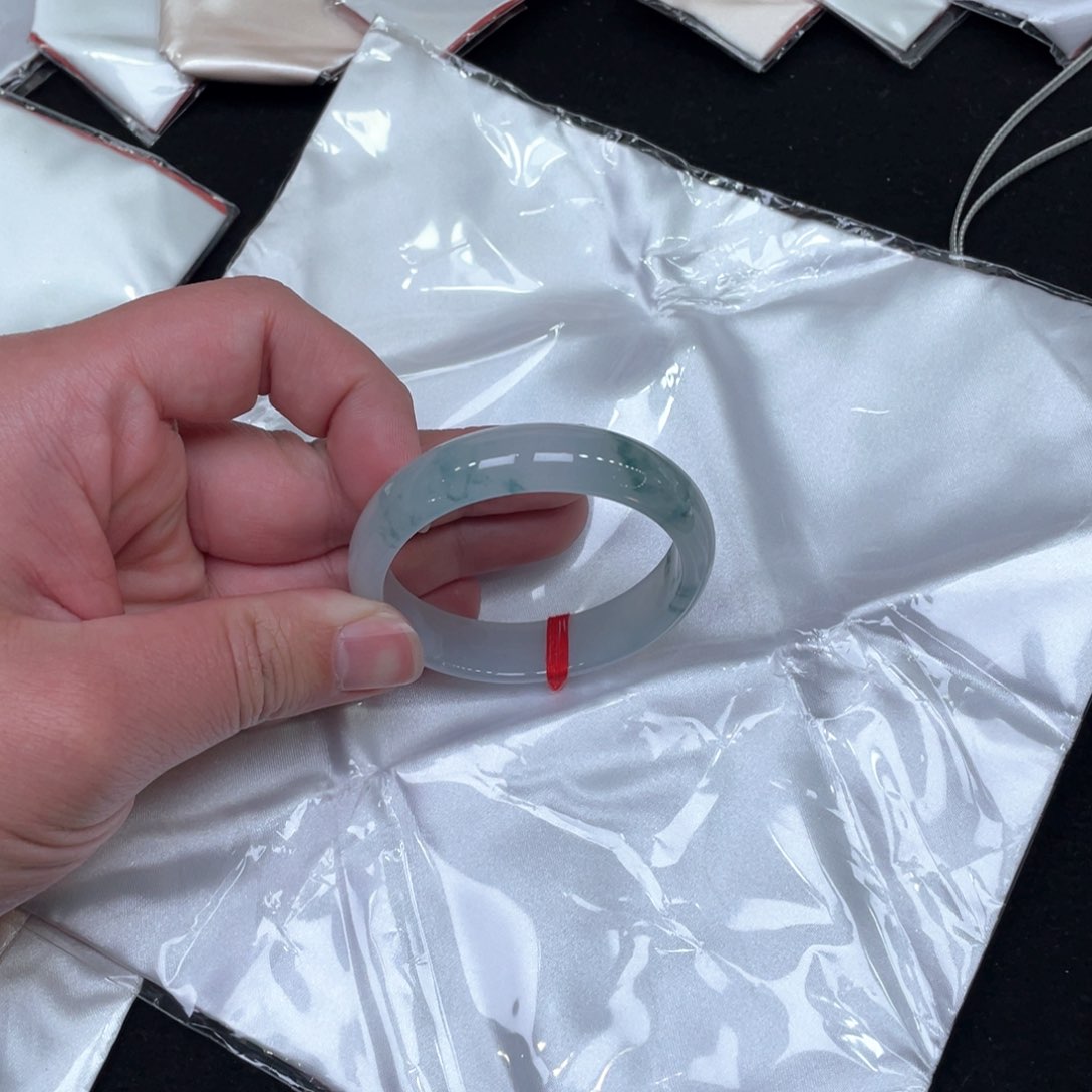 翡翠手镯未镶嵌?****?56贵妃