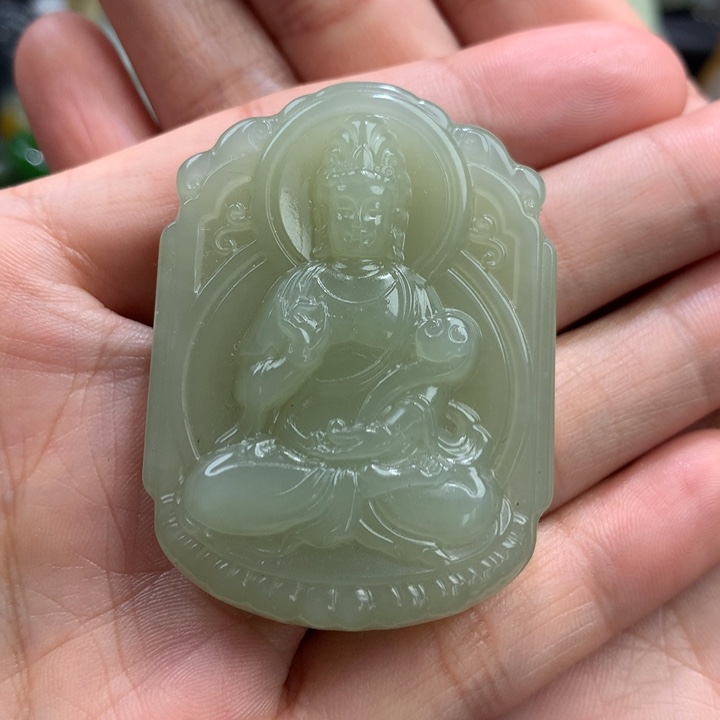 和田玉颈饰未镶嵌梦**，