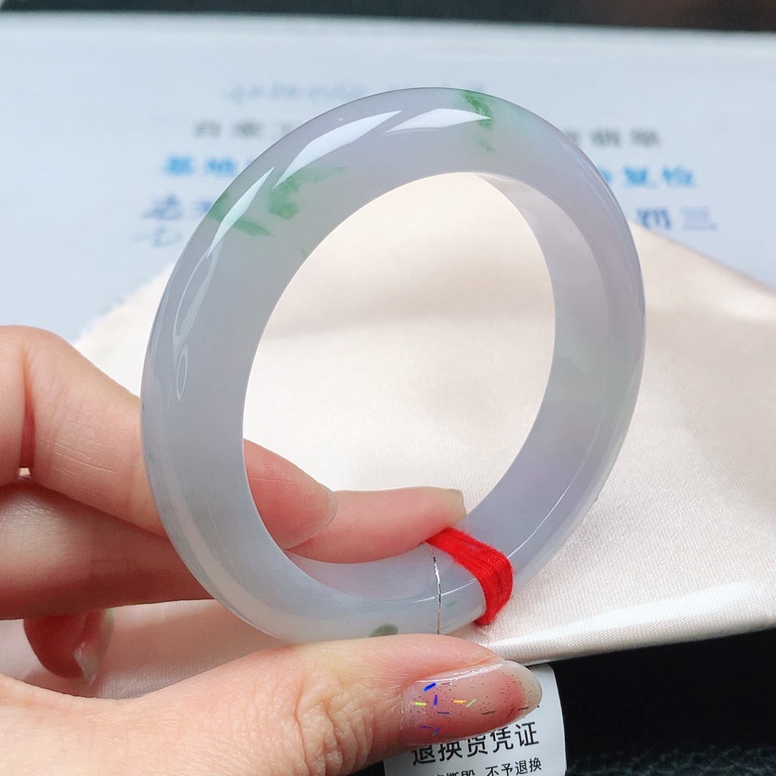 翡翠手镯未镶嵌54圈