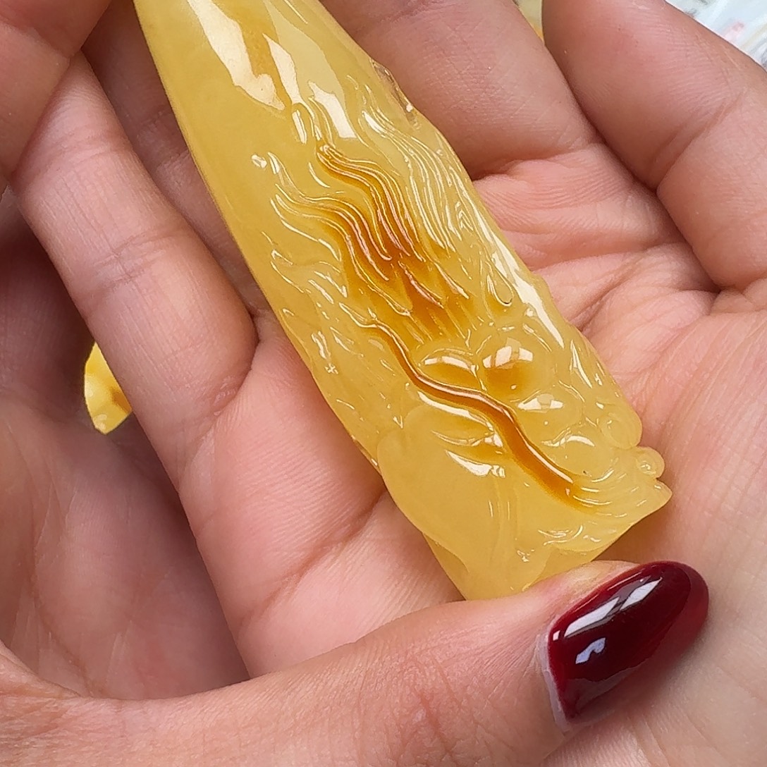 ****一琥珀未镶嵌裸石悠悠