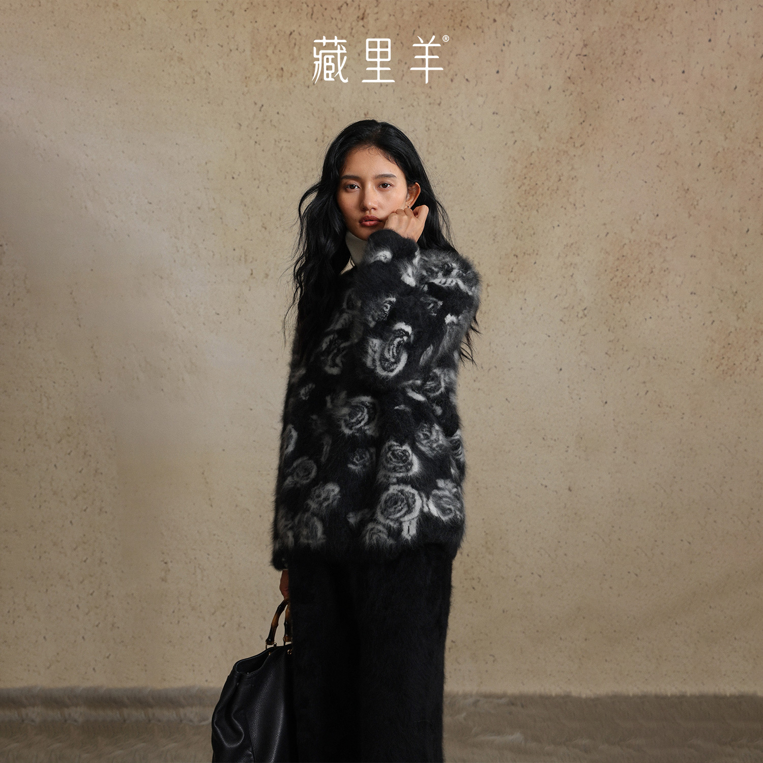 【晨粉专享价】藏里羊 北美小动物毛毛 双面穿重磅山茶花上衣M1617