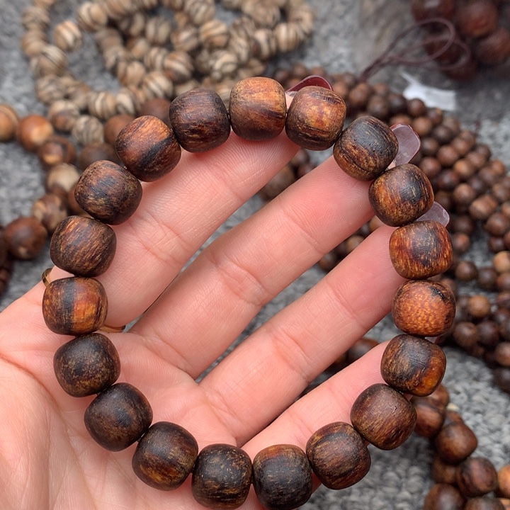 贡木1112老型贡木手串