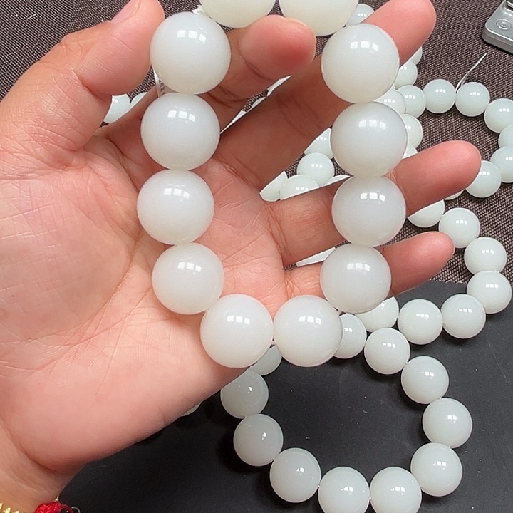 和田玉（糖玉）未镶嵌颈饰