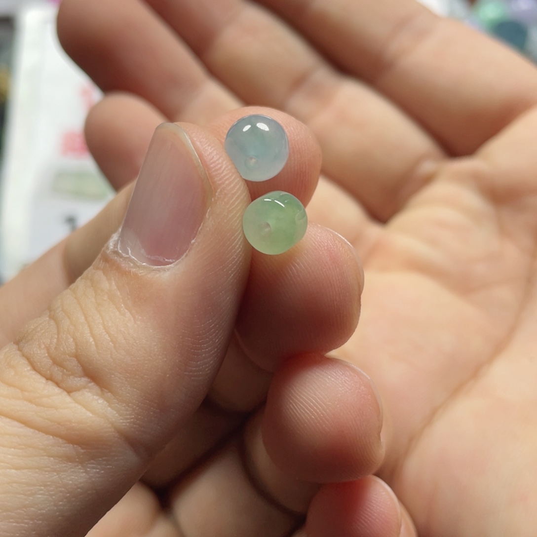 翡翠颈饰未镶嵌草**%翡翠