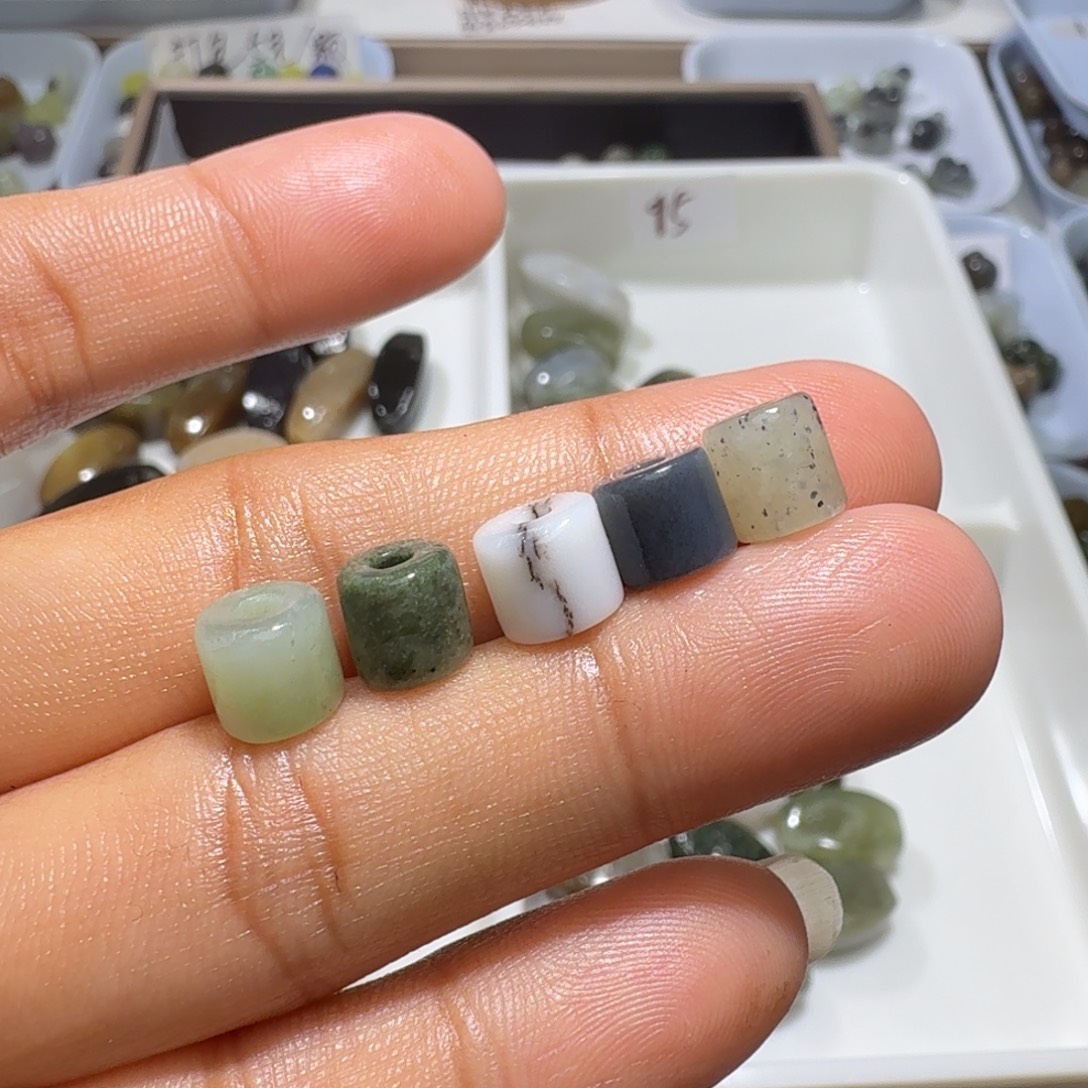 和田玉未镶嵌珠宝奇石