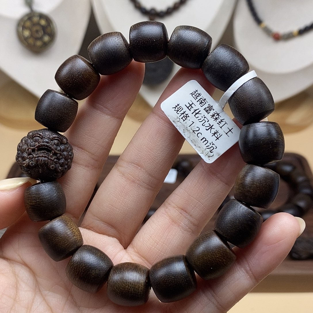 沉香手串越南富森红土玉化沉水