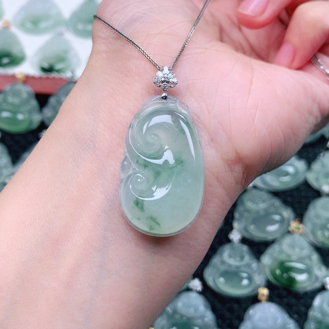 吊坠(不含链)18K金镶嵌翡翠