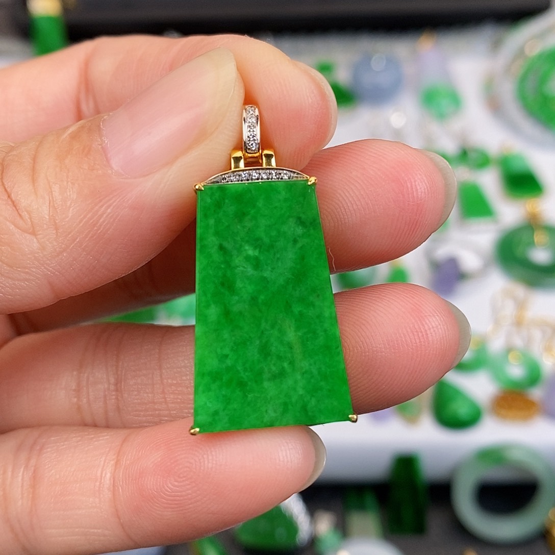 吊坠(不含链)18K金镶嵌翡翠