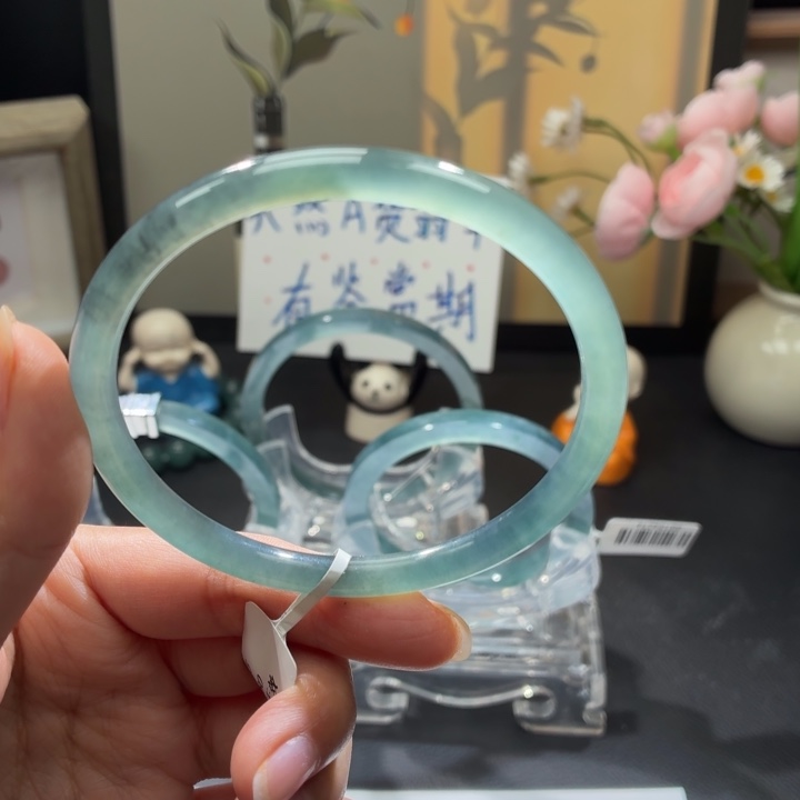 翡翠未镶嵌手镯冰蓝飘乌鸡圆条