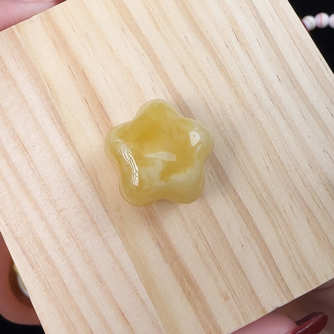 琥珀珠宝奇石未镶嵌A****?