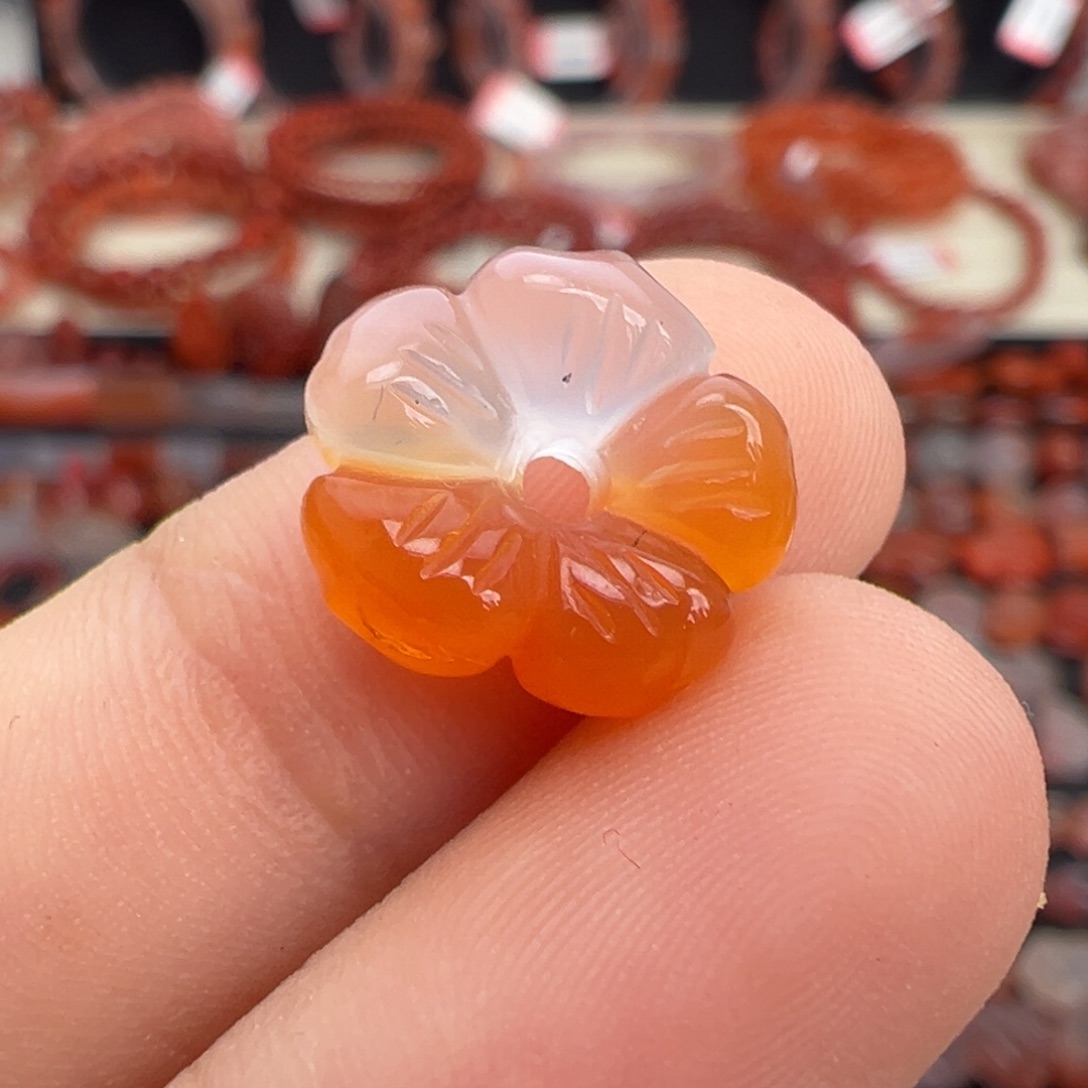 南红玛瑙未镶嵌颈饰有钱花