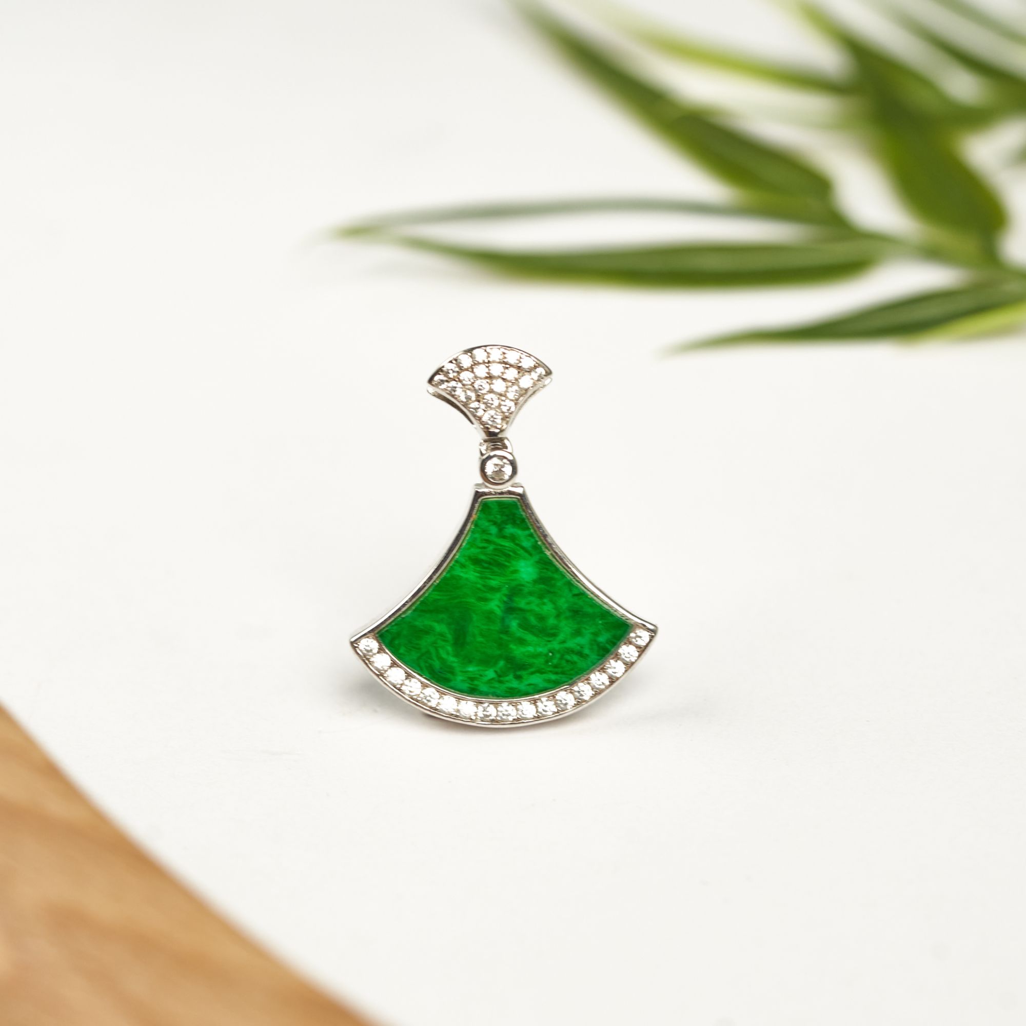 L【玉氏珠宝】925银翡翠扇形吊坠-约17*22*2mm多样性发一CAN1050212