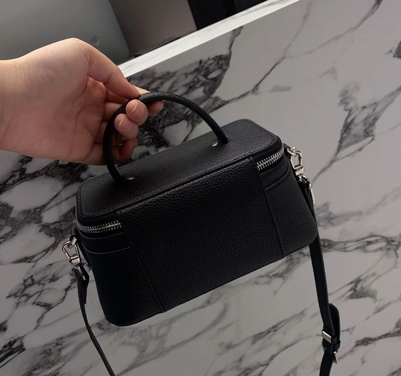 “小方盒”高级感手拎单肩女士包包