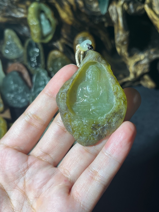 缅甸天然翡翠A货 石窟御龙 佛