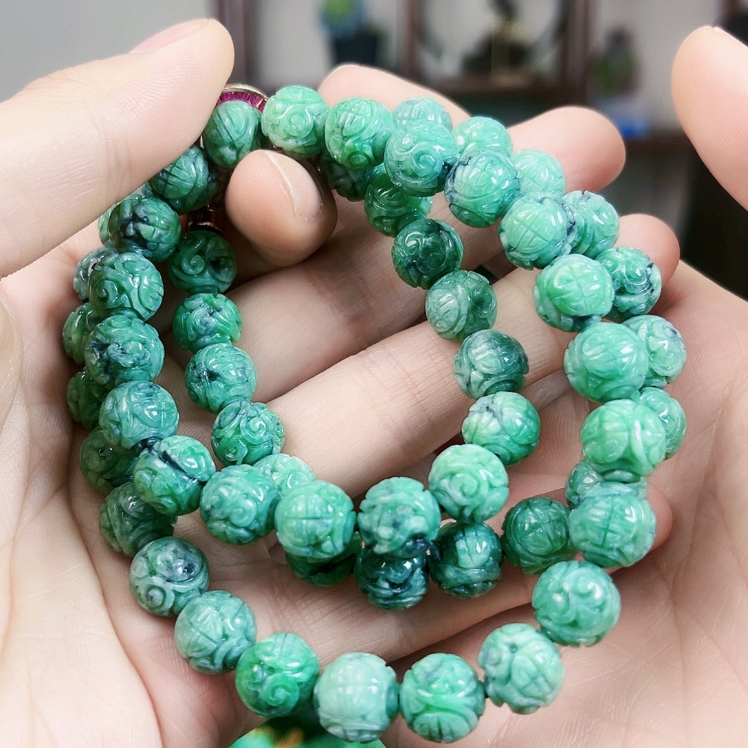 翡翠颈饰未镶嵌项链