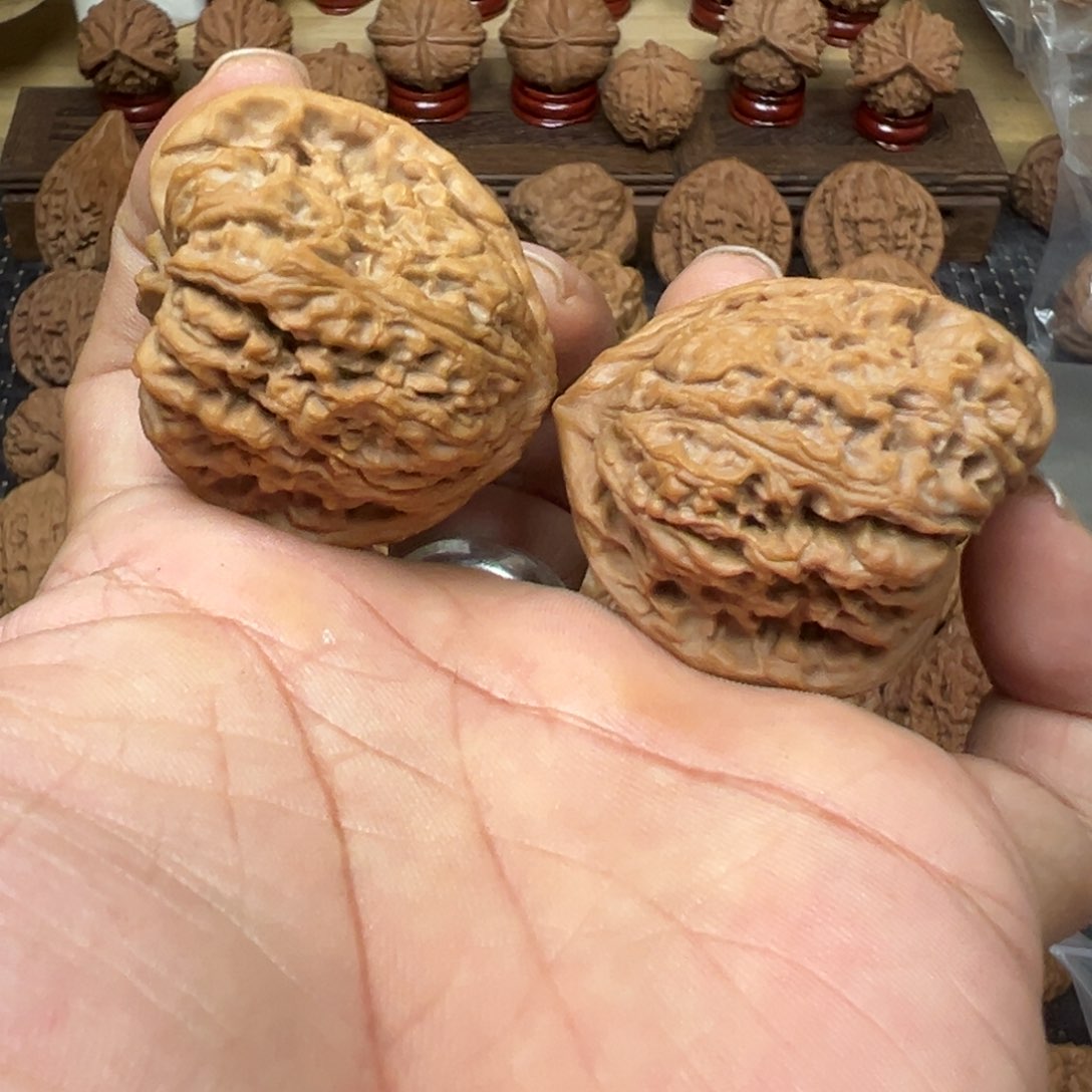 把件文玩核桃l****n全品精对天残脚南疆石42 4203