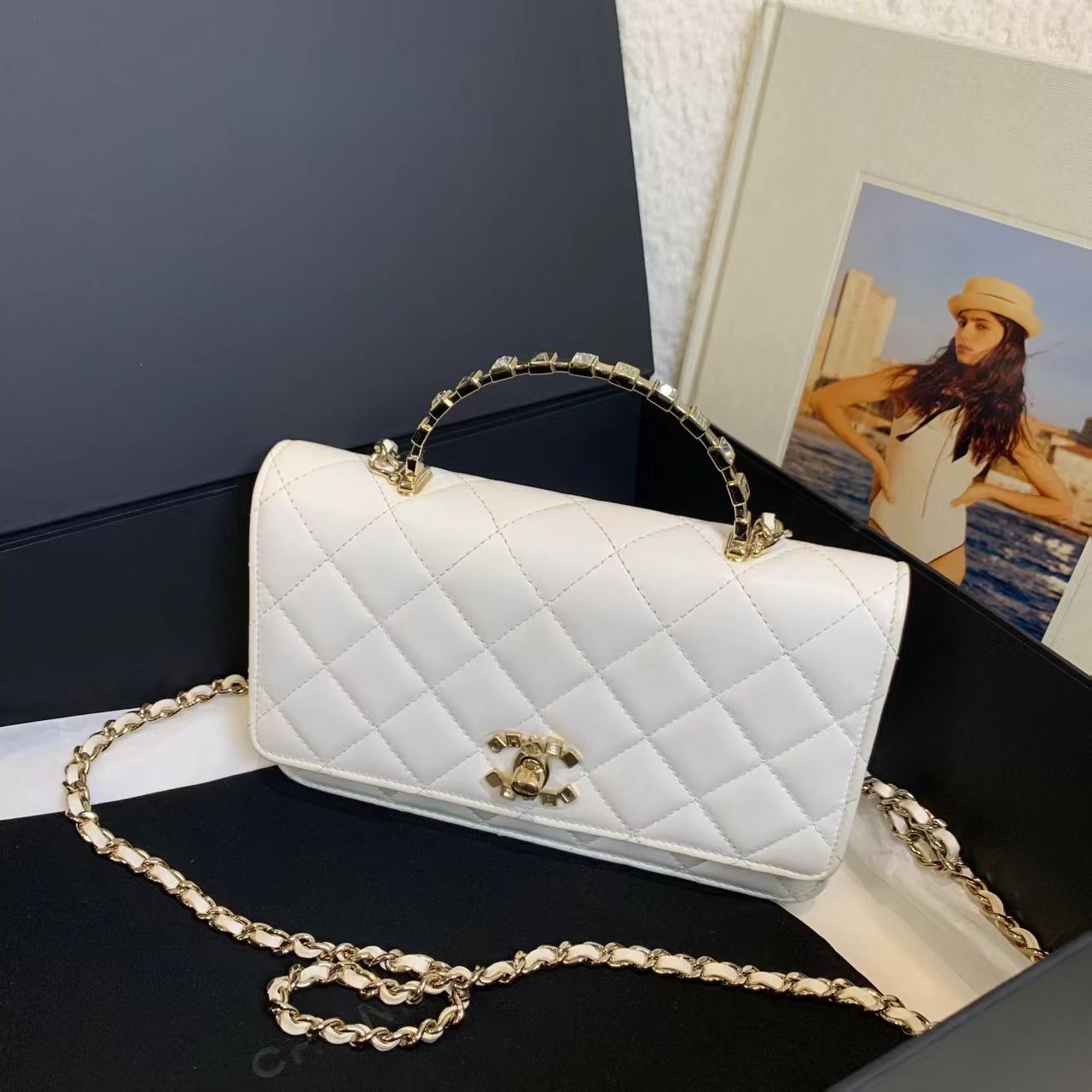 99新 Chanel/香奈儿 壹臻/24P 白金水钻字母手柄斜跨包/36943034