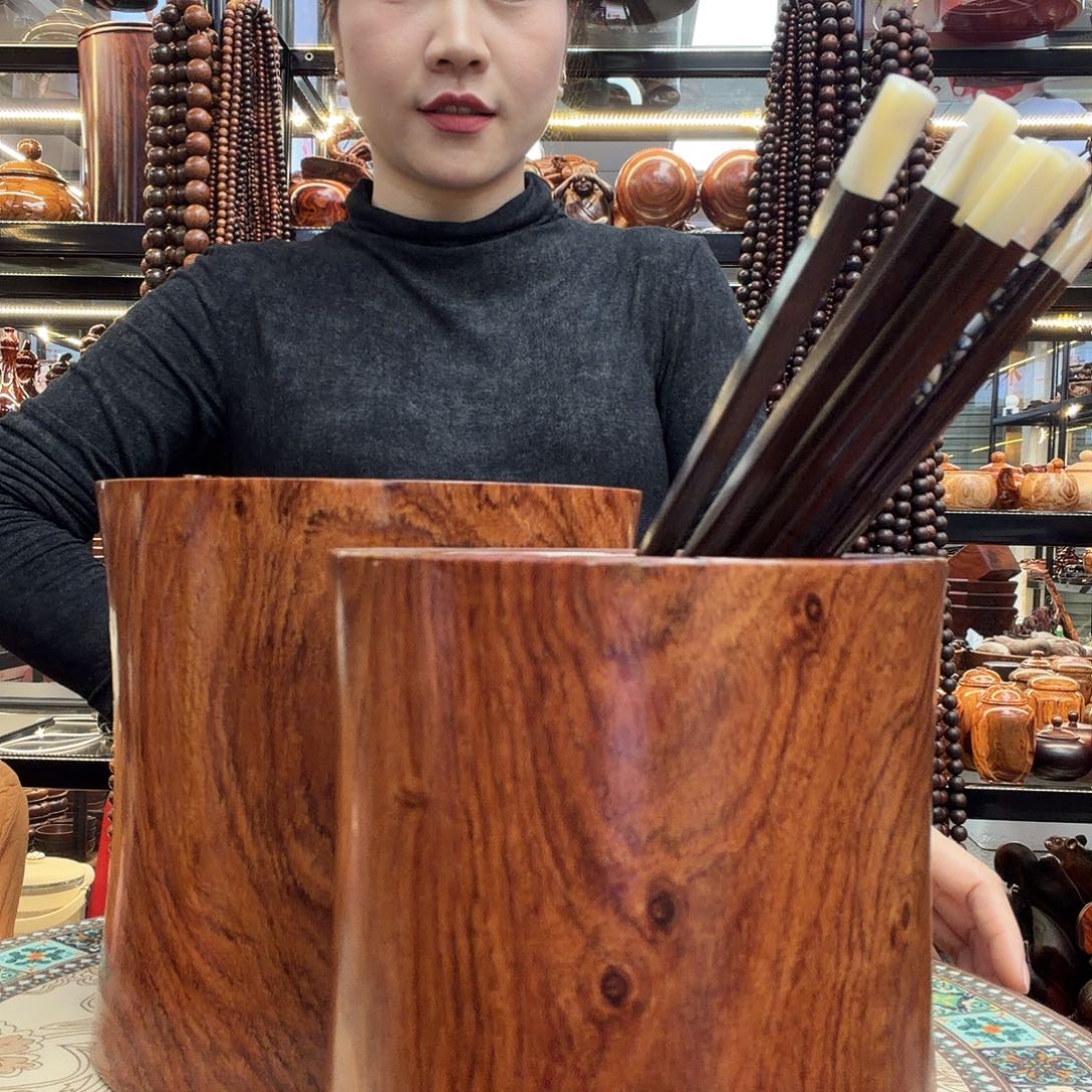 常***建缅甸花梨（花梨木类）缅花大笔筒