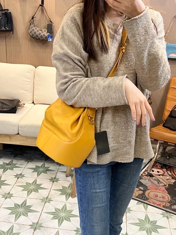 95新 LOEWE/罗意威 K685港风时尚水桶包ins韩版单根斜挎包拉链