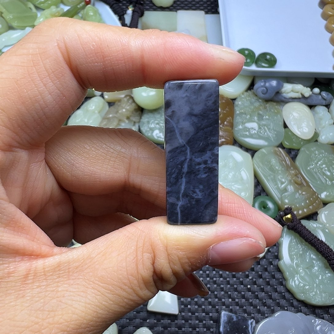 和田玉未镶嵌颈饰卡35