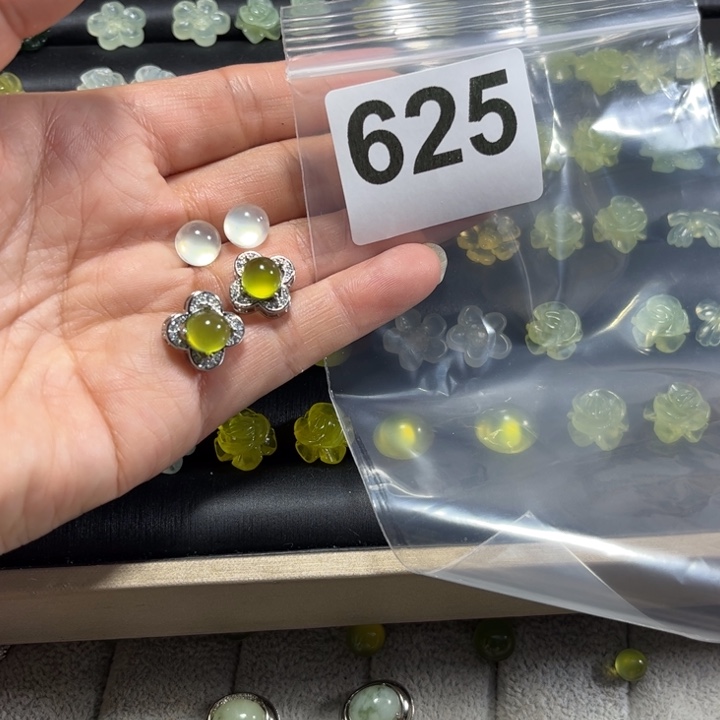 蛇纹石玉耳饰未镶嵌跑****外