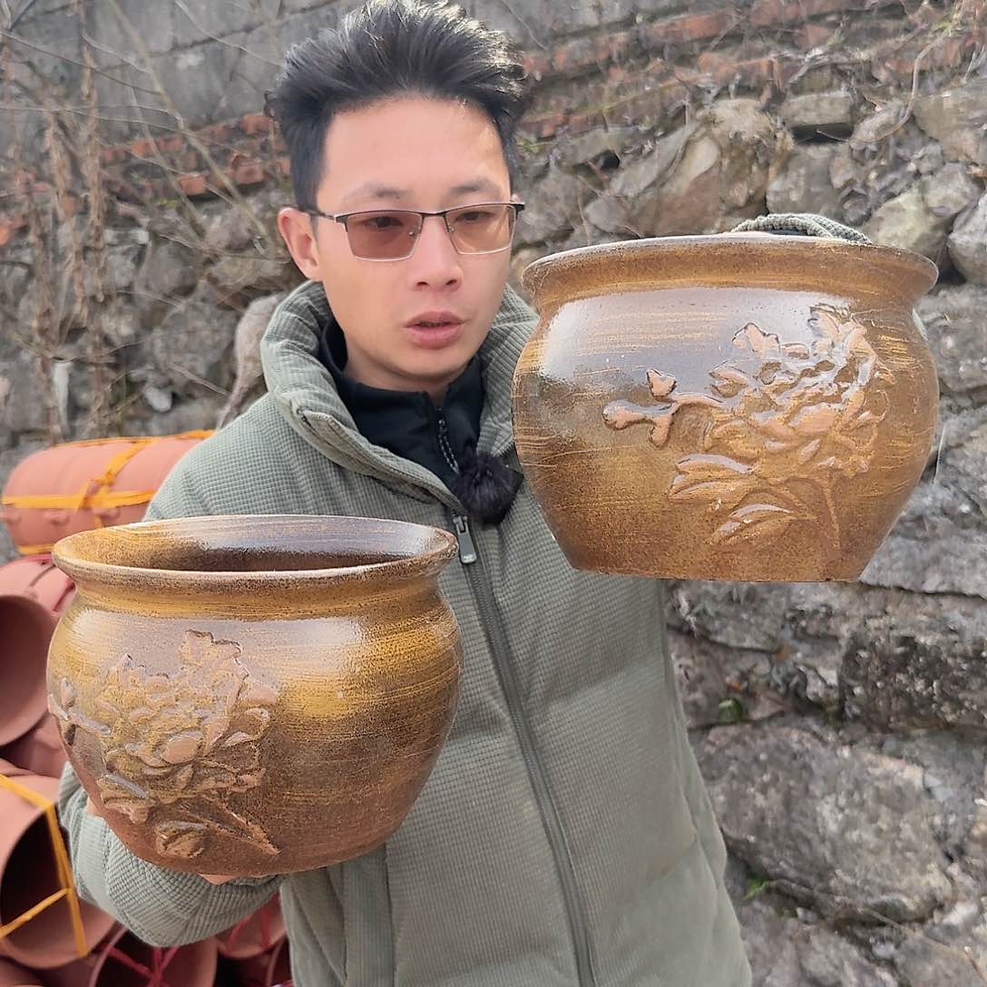 紫砂花盆口20高15（两个牡丹花柴烧