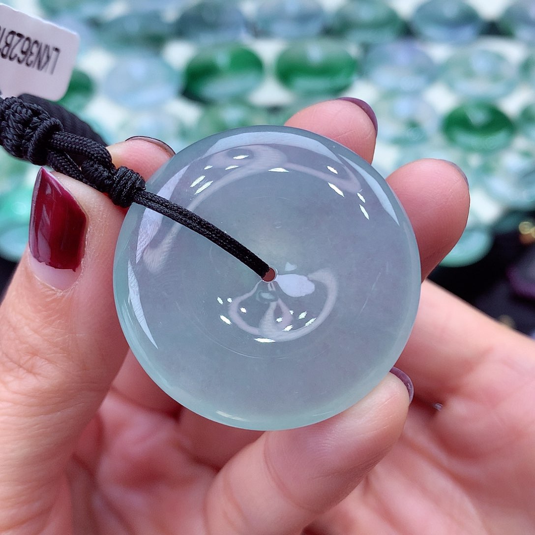 颈饰未镶嵌翡翠?尺寸35/8