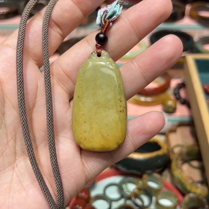 *****岫岩河磨玉（透闪石质玉）未镶嵌手镯