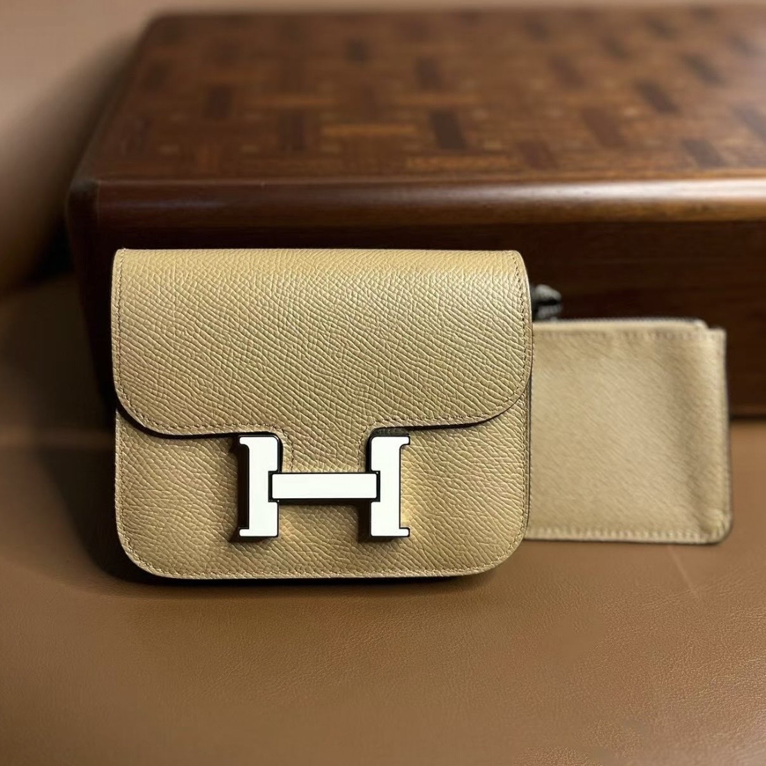 99新 Hermes/爱马仕  7姐专场/奶茶色珐琅扣 康康 slim 