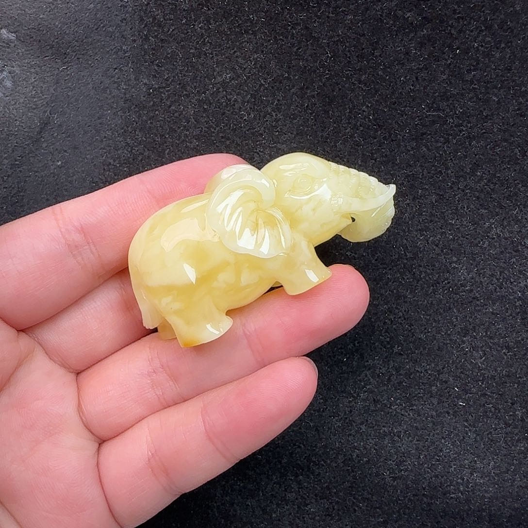 蜜蜡未镶嵌珠宝奇石