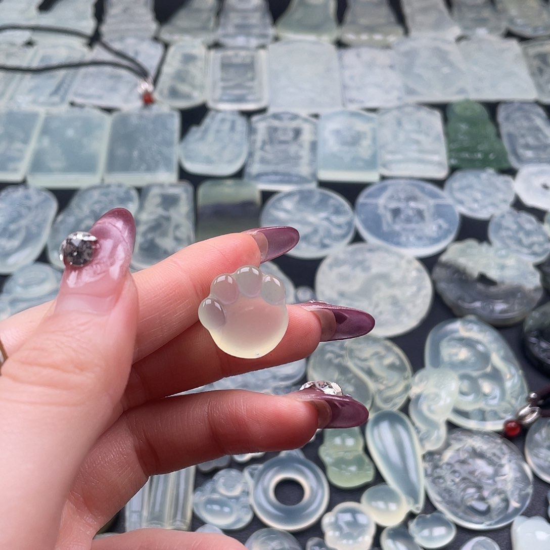 蛇纹石玉吊坠(赠链)未镶嵌