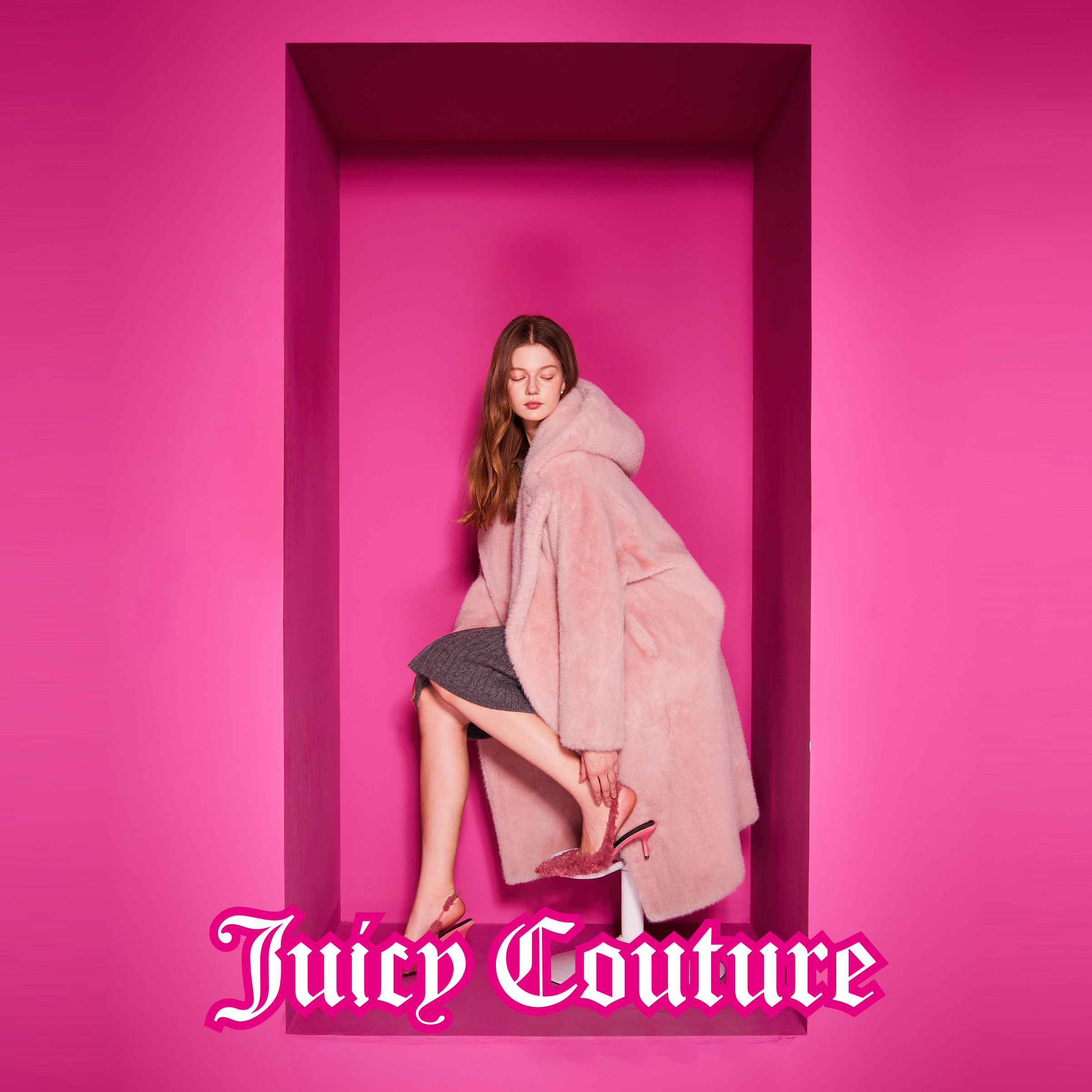 Juicy Couture橘滋外套女2025年冬季新款气质连帽长款毛绒大衣
