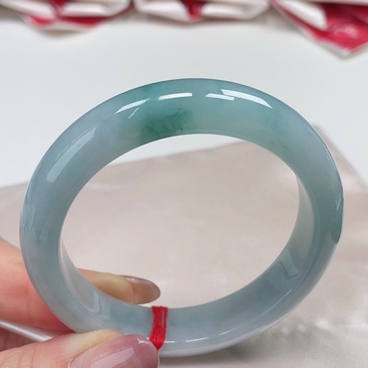 翡翠手镯未镶嵌缅甸翡翠