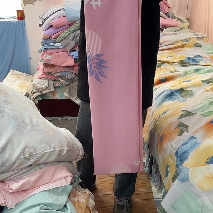 菲***驰莫代尔纤维长绒棉粉色波点叶子1.9米