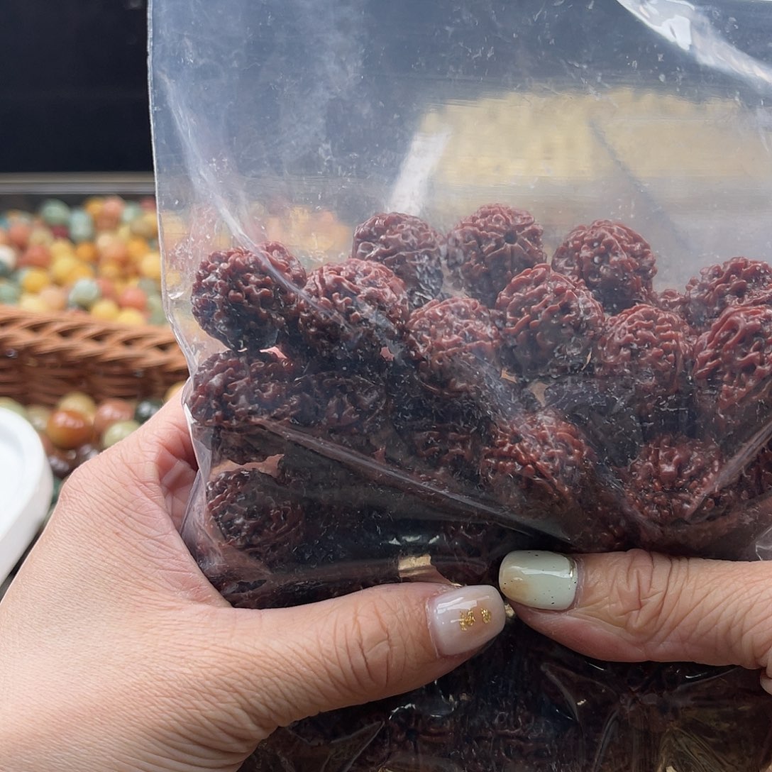 白玉菩提吊坠B/18mm/60颗锅底微瑕