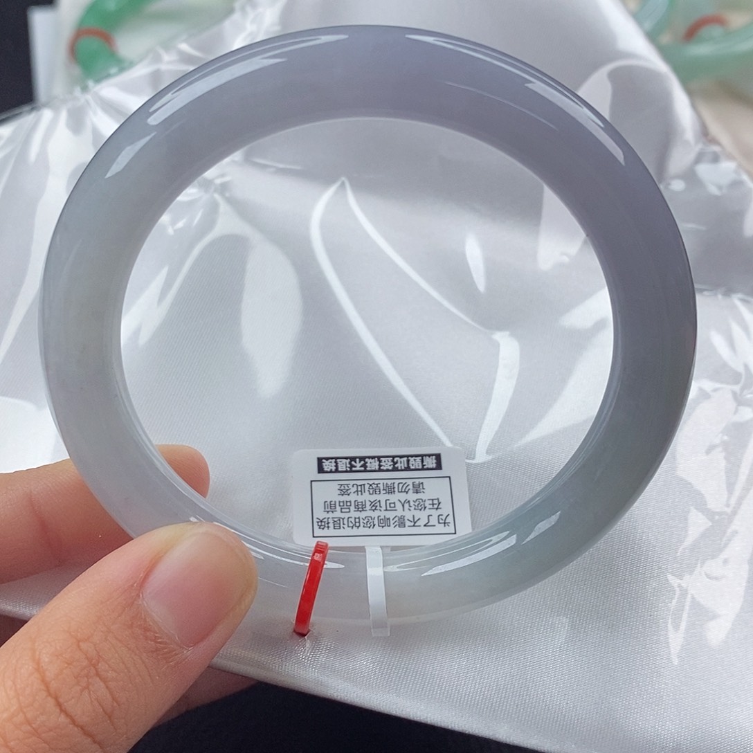 翡翠手镯（圆镯）未镶嵌59.4圈