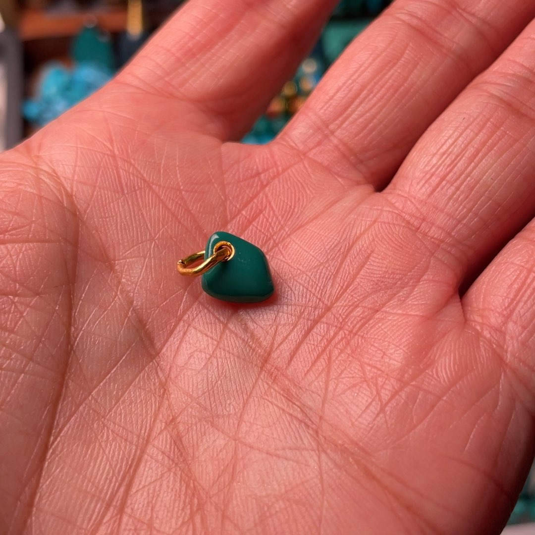 绿松石颈饰未镶嵌