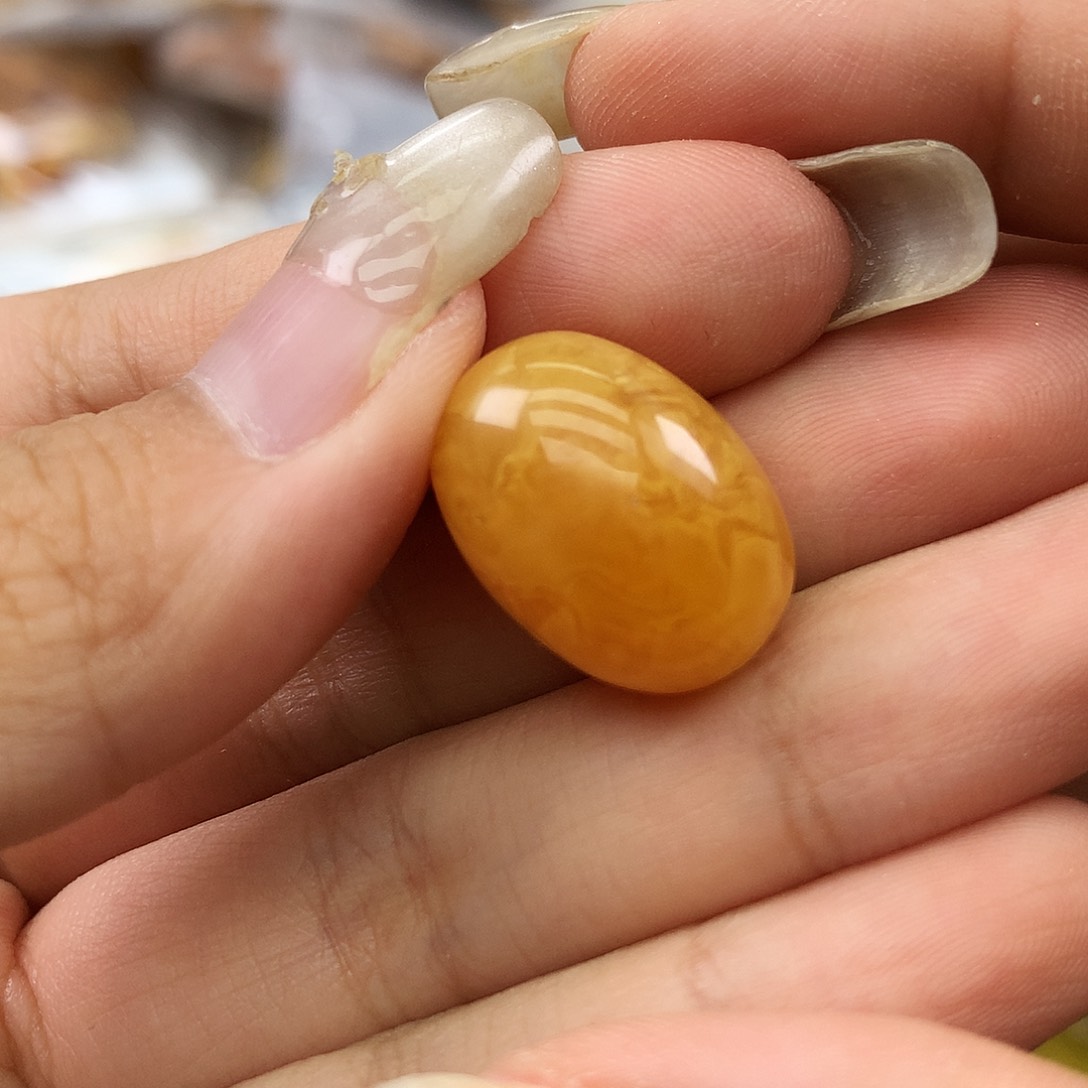 未镶嵌琥珀珠宝奇石