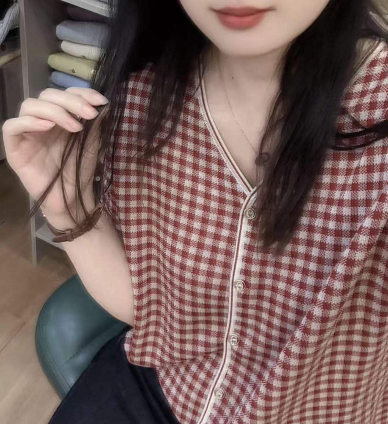 七言家巨好看！夏季ins穿搭红格提花V领薄款短袖