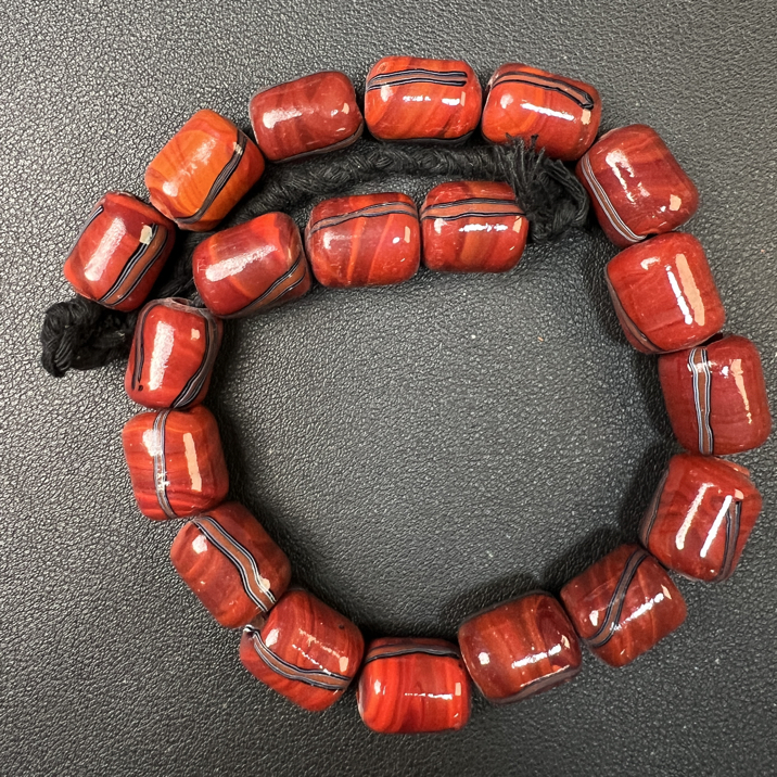 枣红色琉璃项链款桶珠