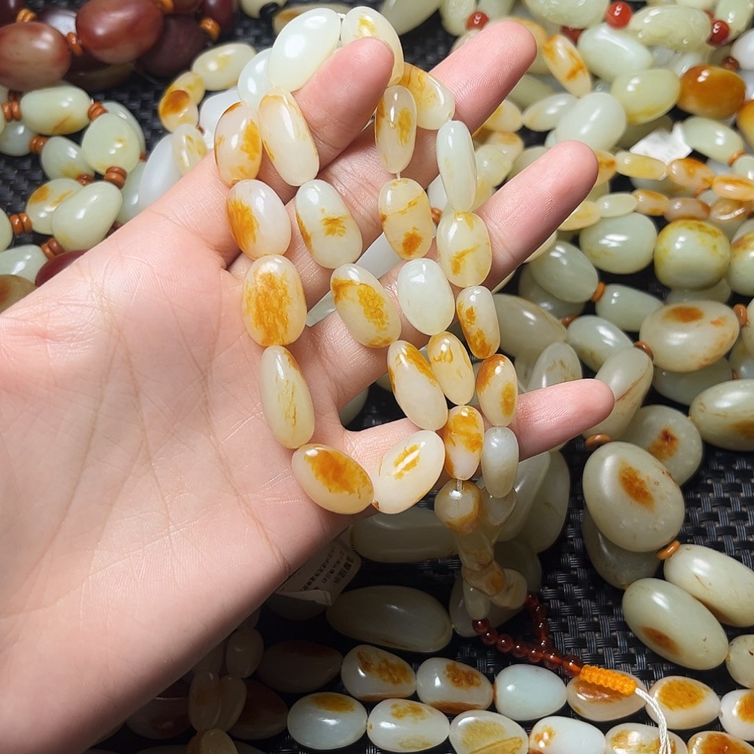 石***业手链未镶嵌和田玉