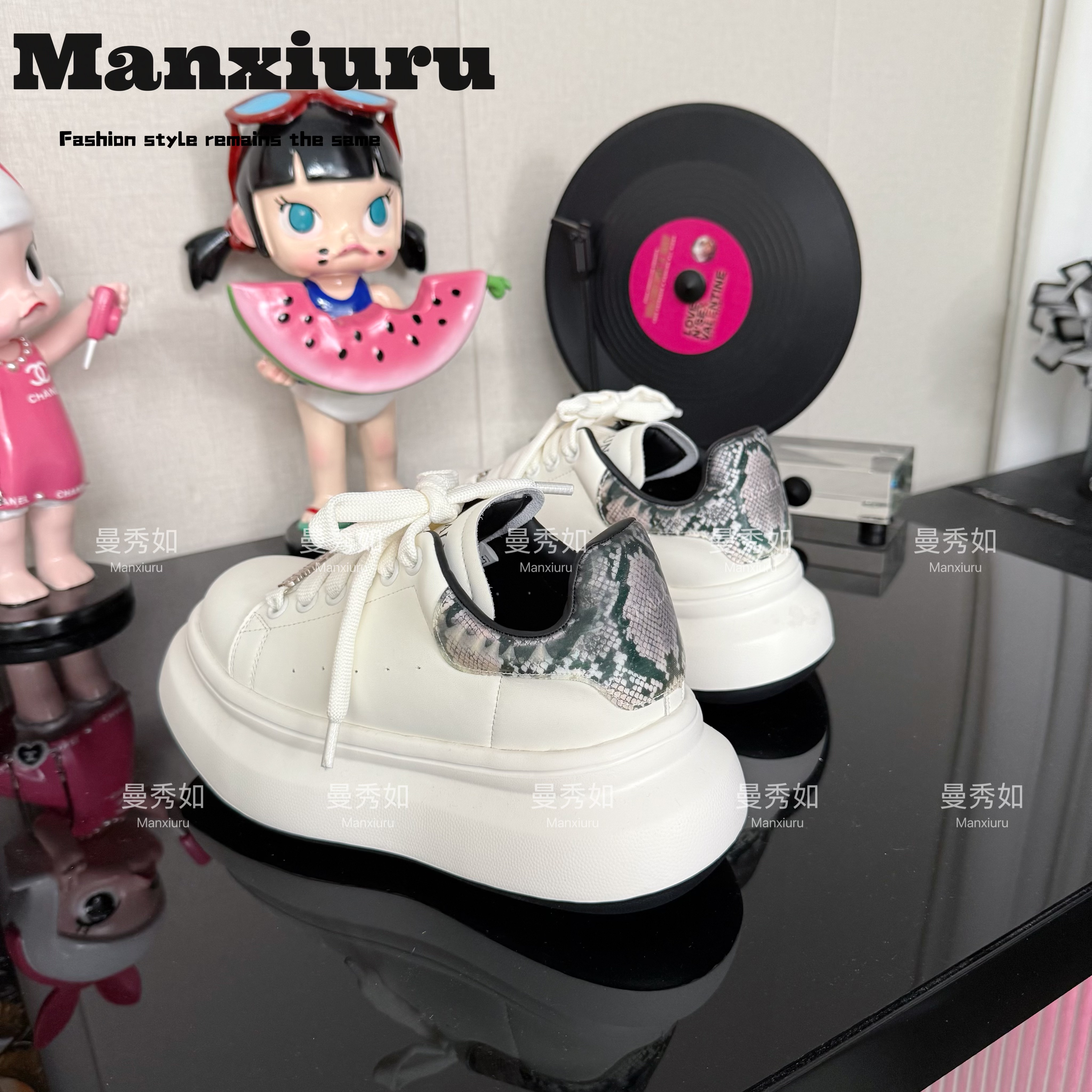 【曼曼】ManXR-“蛇尾渐变”限定~小众时尚厚底5.5CM面包小白潮款潮鞋