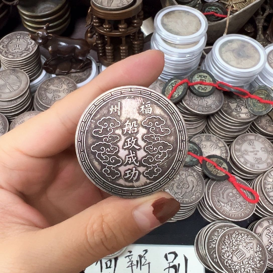 金属复古风格摆件