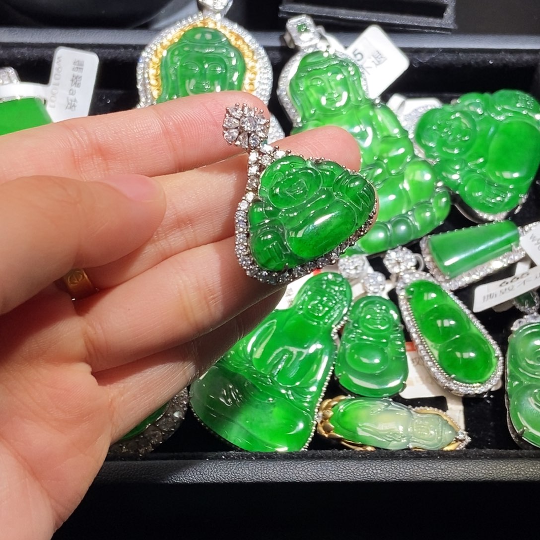 翡翠未镶嵌吊坠(不含链)