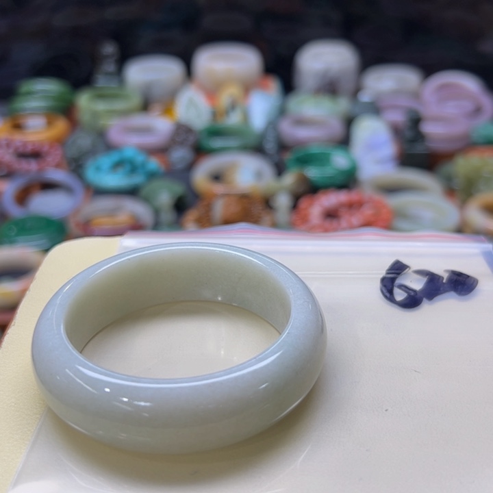 石英质玉手镯未镶嵌苏*恋620