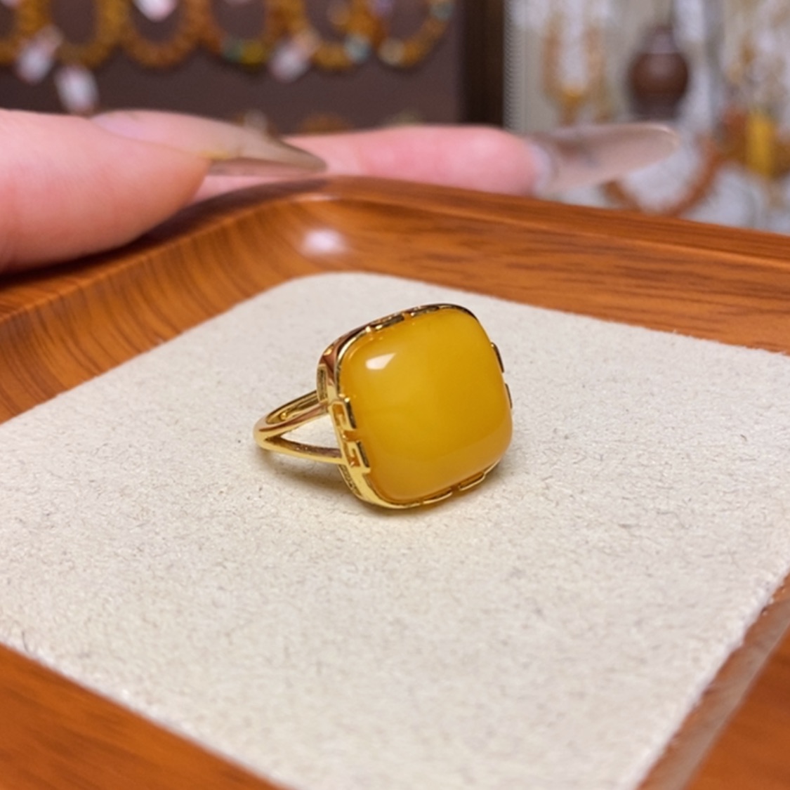 【闪购商品】银S925镀金镶嵌蜜蜡戒指