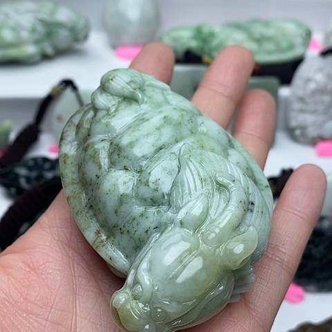 独山玉颈饰未镶嵌