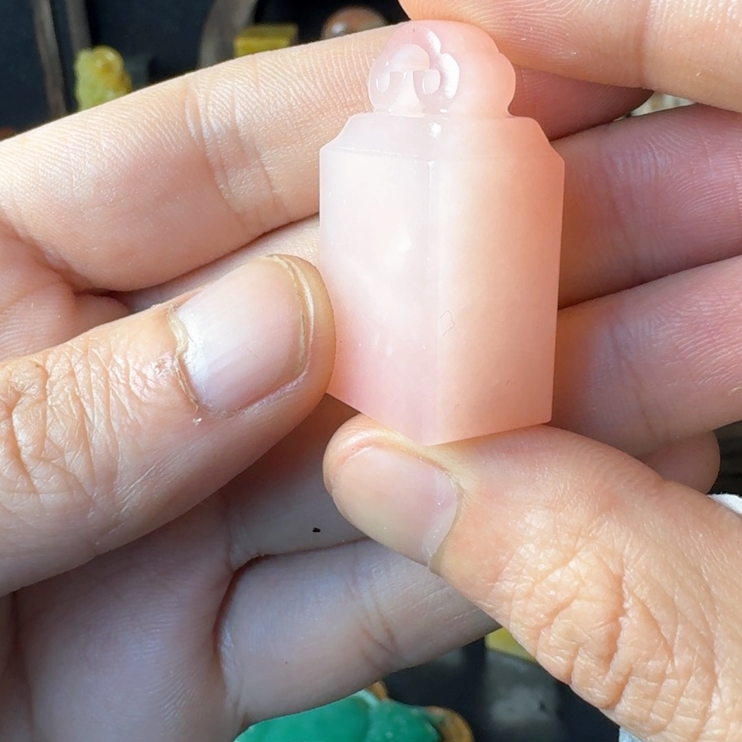 青田石印石云南龙蛋粉如意钮